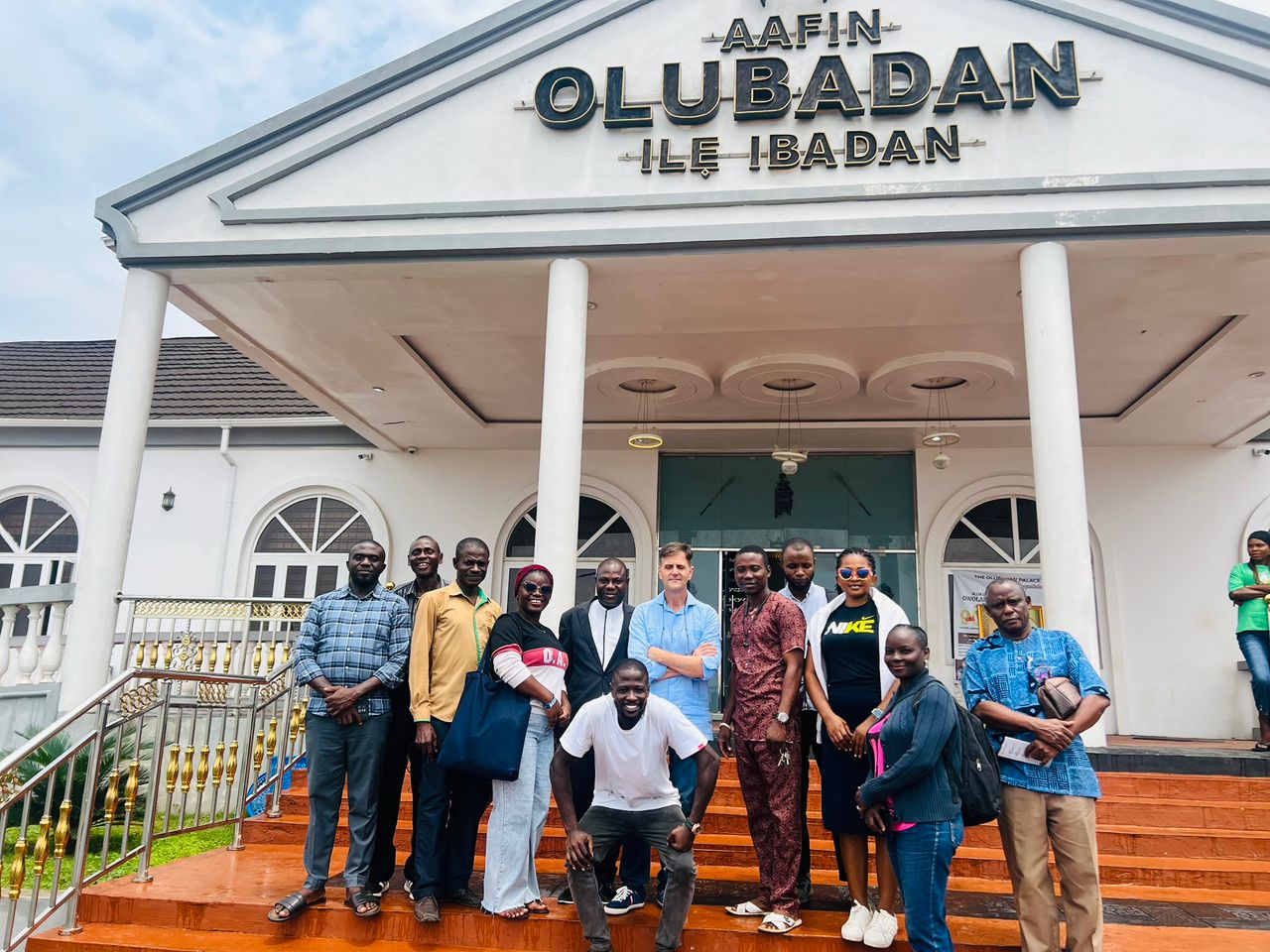 Visit of Professor J.C. Hernández to Afin (Palace) OLUBADAN, ILE IBADAN